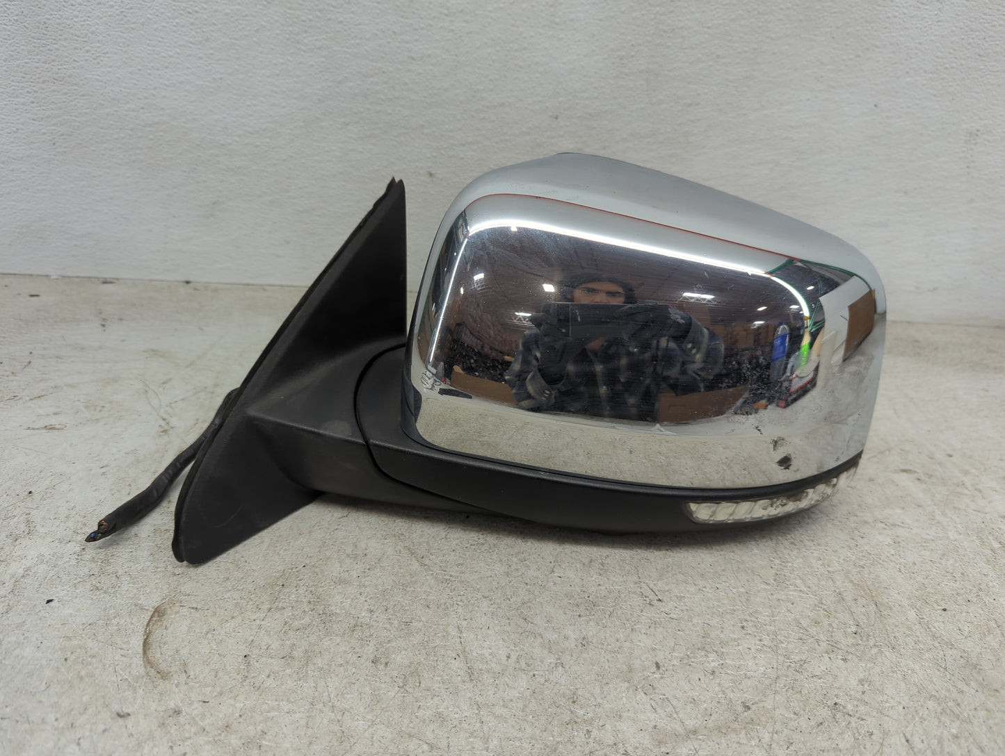 2011-2018 Jeep Grand Cherokee Driver Side View Mirror - Left Door Mirror OEM Used - Oemusedautoparts1.com