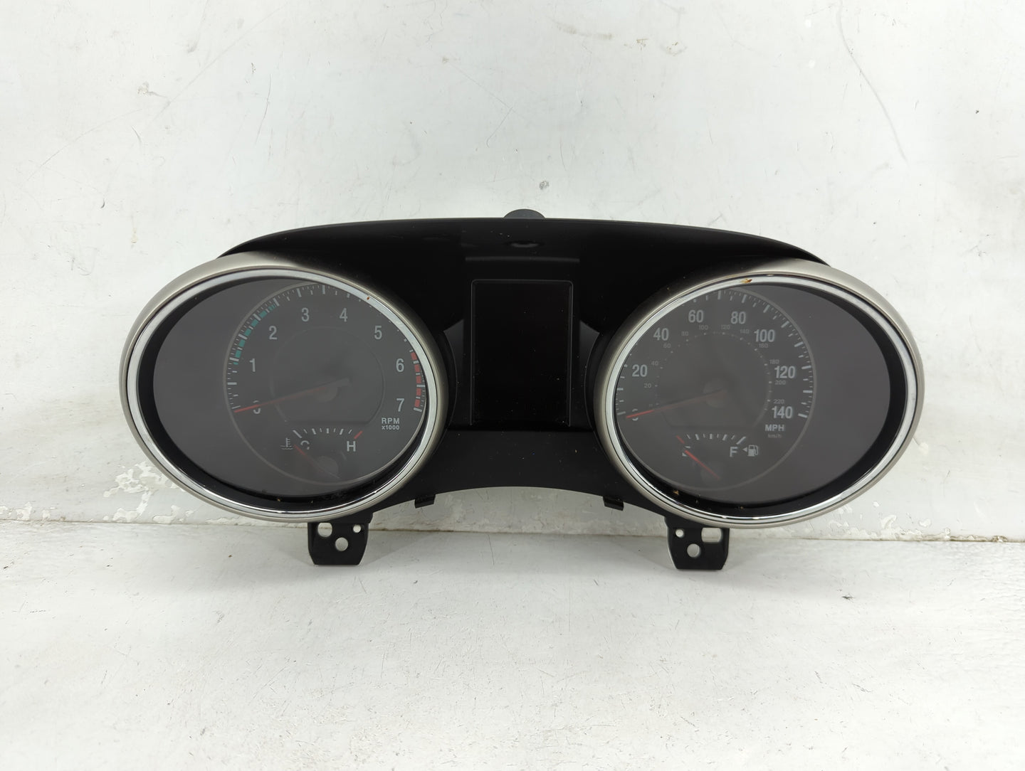 2011 Jeep Grand Cherokee Instrument Cluster Speedometer Gauges P/N:05172605AI CR-0039-101-M0-CI Miles: Fits OEM Used Auto Pa