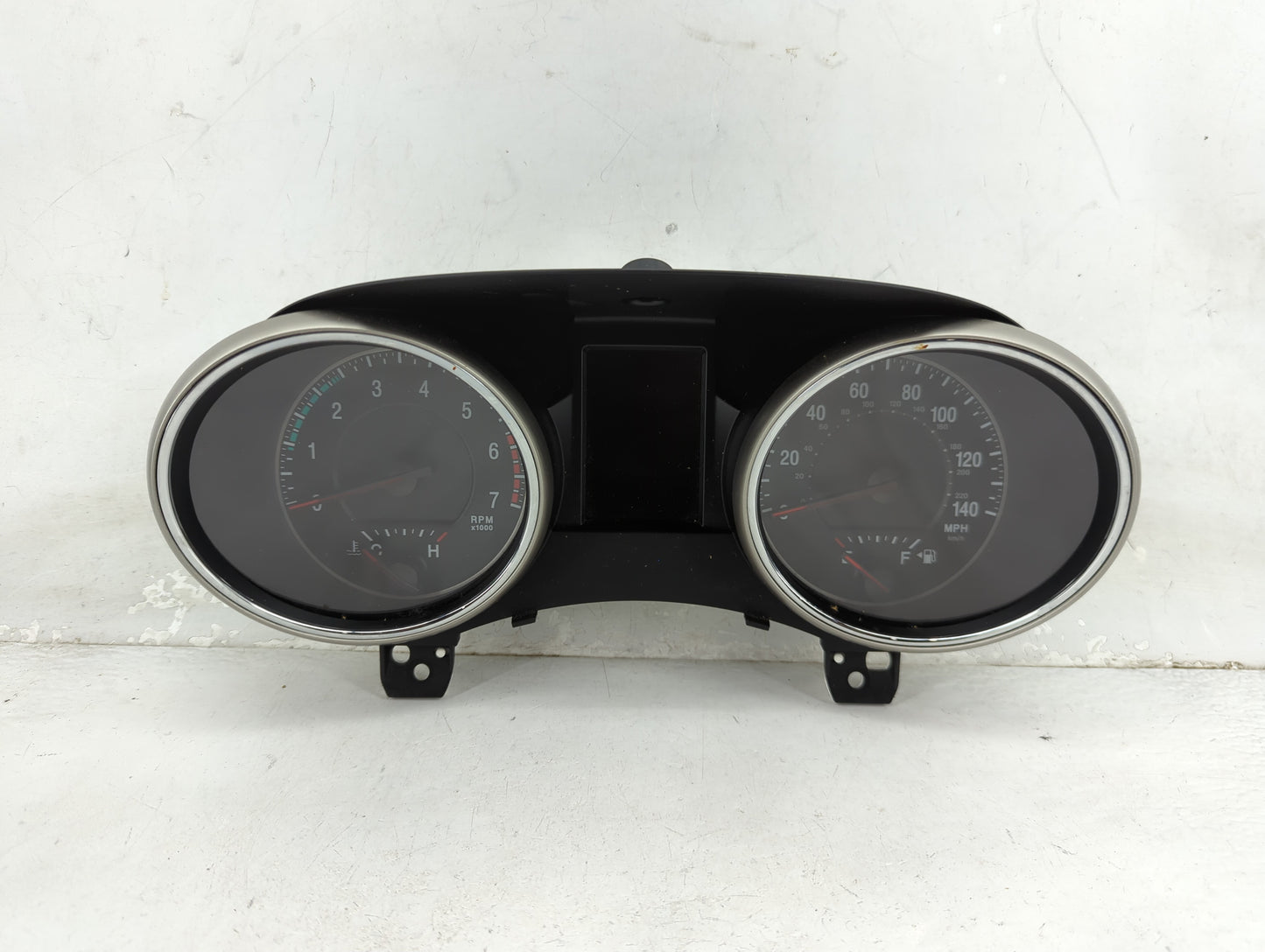 2011 Jeep Grand Cherokee Instrument Cluster Speedometer Gauges P/N:05172605AI CR-0039-101-M0-CI Miles: Fits OEM Used Auto Pa