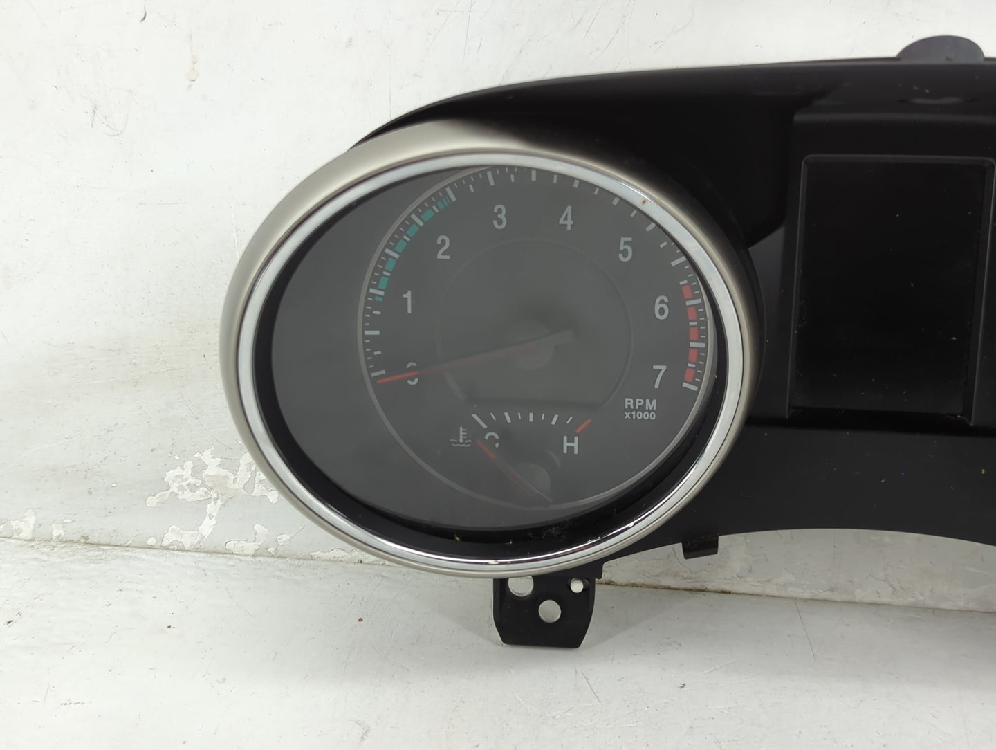 2011 Jeep Grand Cherokee Instrument Cluster Speedometer Gauges P/N:05172605AI CR-0039-101-M0-CI Miles: Fits OEM Used Auto Pa