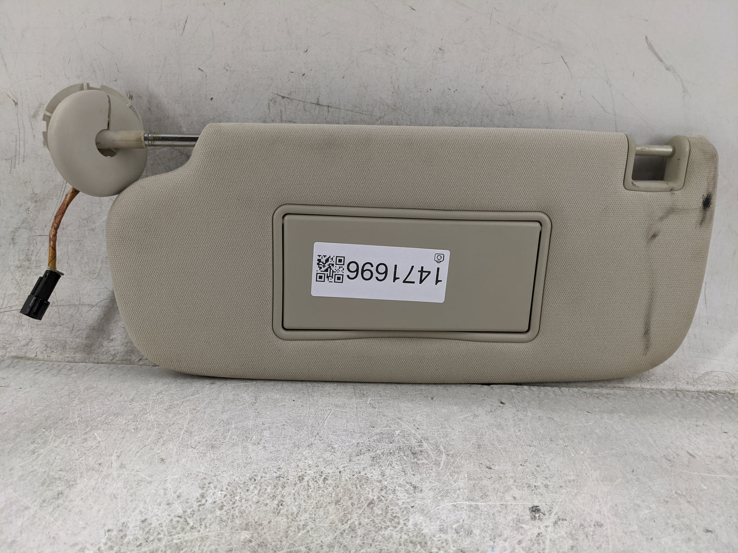 2011-2013 Jeep Grand Cherokee Sun Visor Shade Replacement Driver Left Mirror Fits OEM Used Auto Parts - Oemusedautoparts1.co
