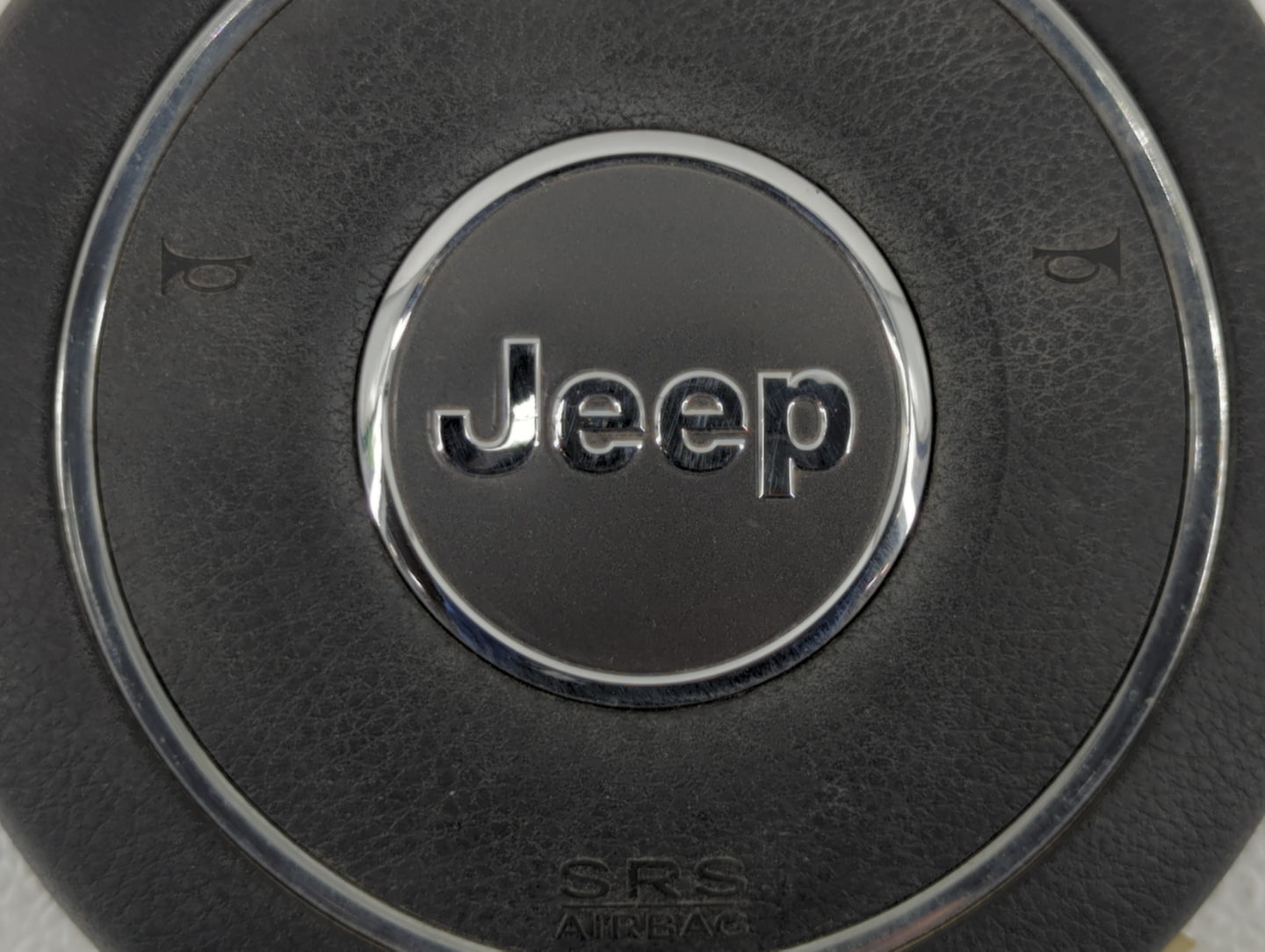2011 Jeep Grand Cherokee Air Bag Driver Left Steering Wheel Mounted P/N:BAM-PT1-1722 Fits OEM Used Auto Parts - Oemusedautop