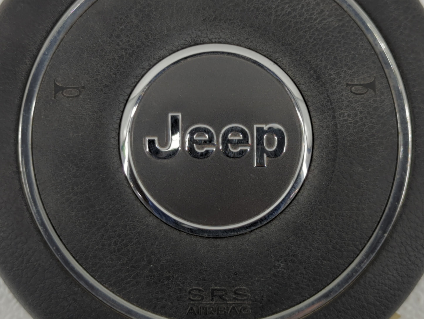 2011 Jeep Grand Cherokee Air Bag Driver Left Steering Wheel Mounted P/N:BAM-PT1-1722 Fits OEM Used Auto Parts - Oemusedautop