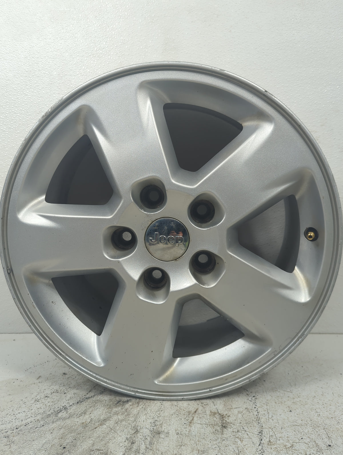2011 Jeep Grand Cherokee Oem Wheel Rim 5015099 - Oemusedautoparts1.com