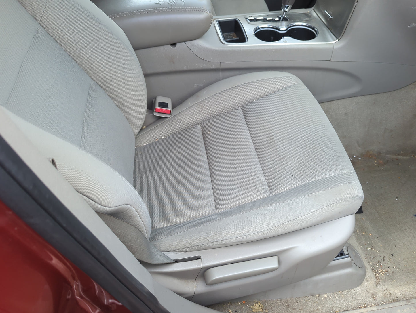 2011-2012 Jeep Grand Cherokee Passenger Front Seat Oem 5015661 - Oemusedautoparts1.com