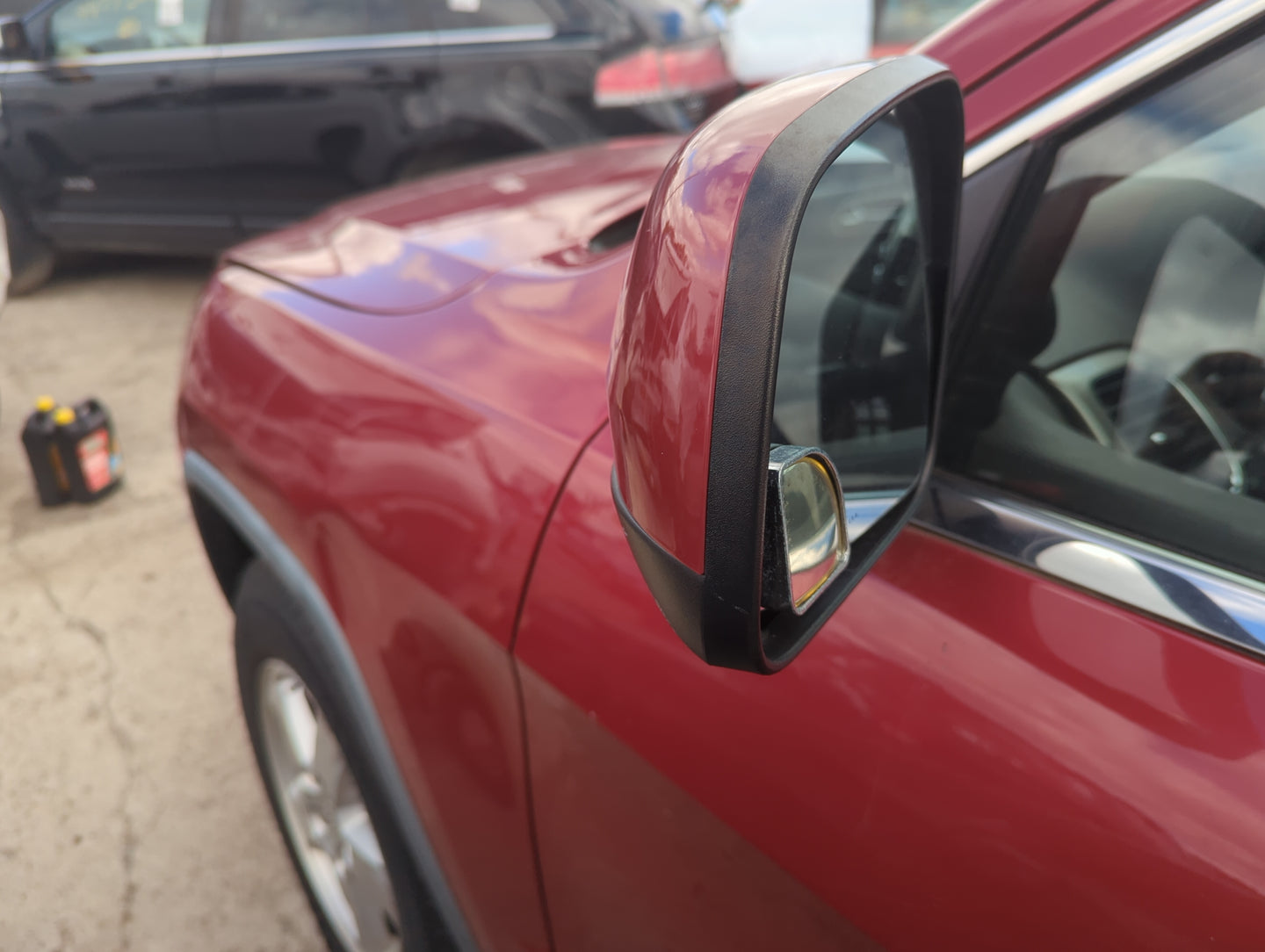2011-2018 Jeep Grand Cherokee Driver Side View Mirror - Left Door Mirror OEM Used - Oemusedautoparts1.com
