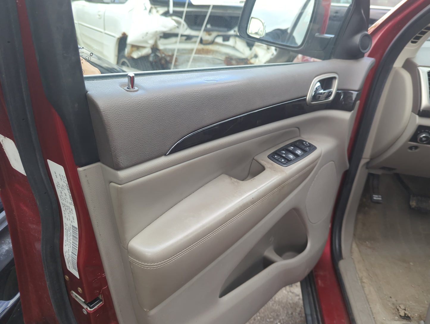 2011 Jeep Grand Cherokee Front Left Driver Interior Door Panel Trim - Oemusedautoparts1.com