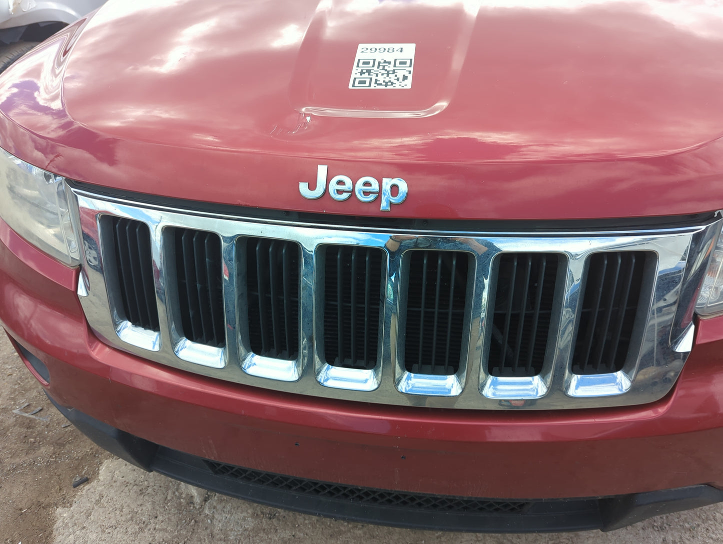 2011-2013 Jeep Grand Cherokee Front Grille Bumper Not Included 5015728 - Oemusedautoparts1.com