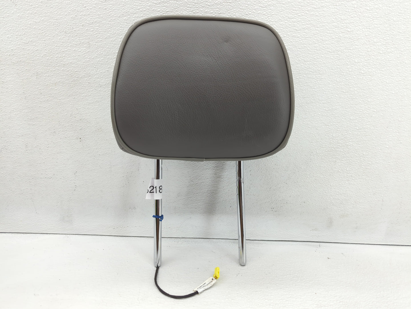 2011 Jeep Grand Cherokee Headrest Head Rest Front Driver Passenger Seat - Oemusedautoparts1.com