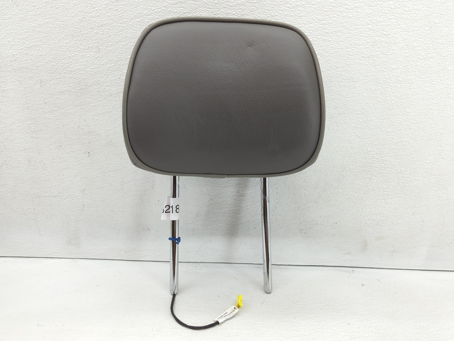2011 Jeep Grand Cherokee Headrest Head Rest Front Driver Passenger Seat - Oemusedautoparts1.com