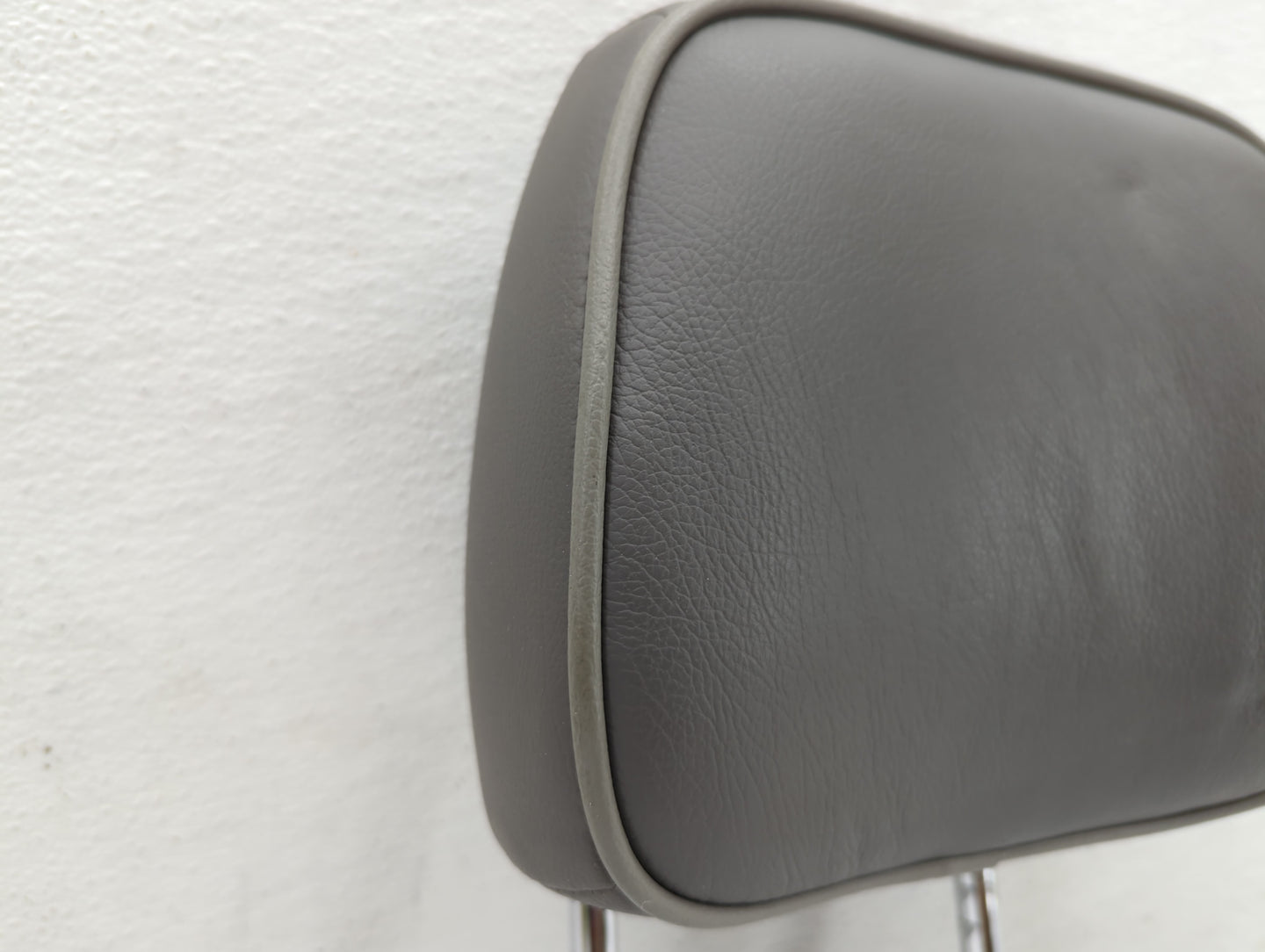 2011 Jeep Grand Cherokee Headrest Head Rest Front Driver Passenger Seat - Oemusedautoparts1.com