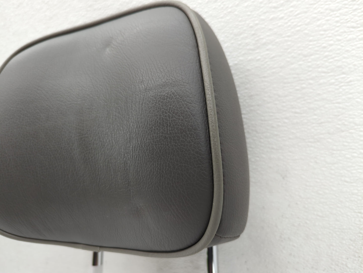 2011 Jeep Grand Cherokee Headrest Head Rest Front Driver Passenger Seat - Oemusedautoparts1.com
