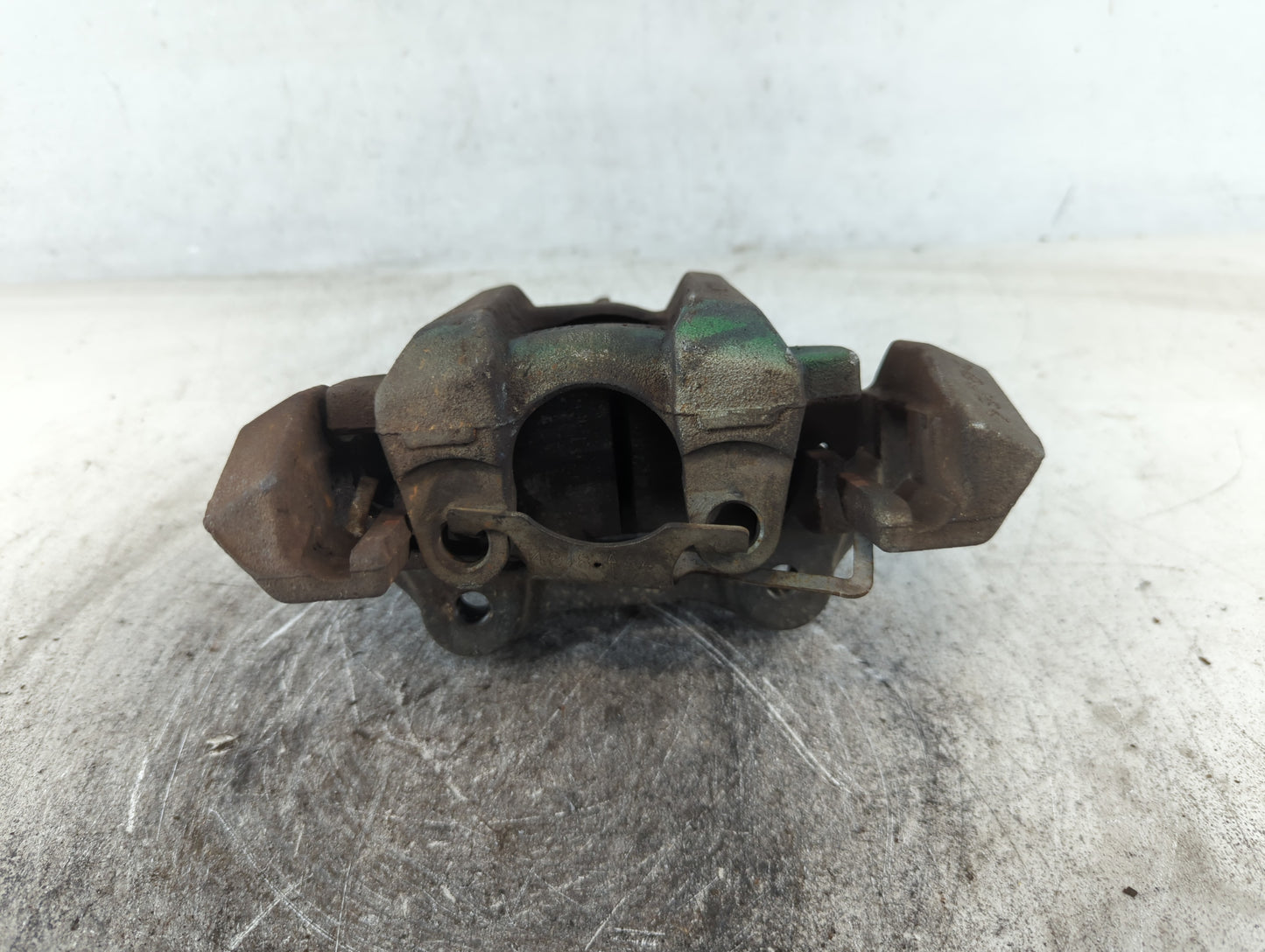 2011-2020 Jeep Grand Cherokee Front Driver Left Brake Caliper - Oemusedautoparts1.com