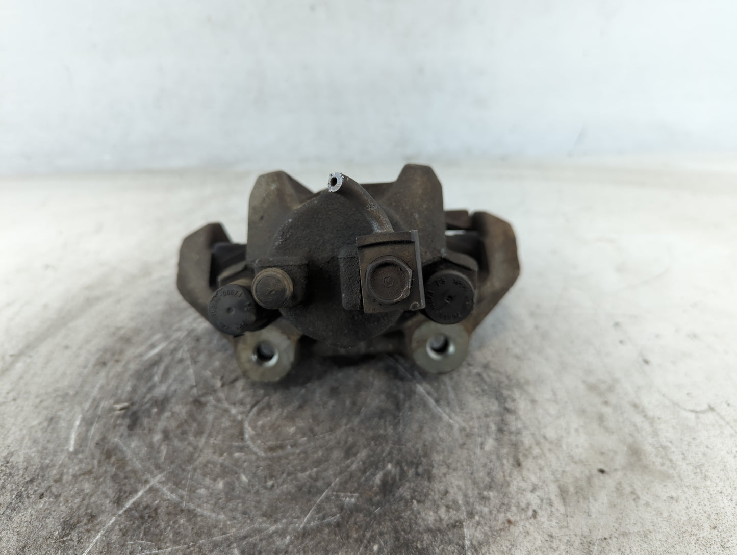2011-2020 Jeep Grand Cherokee Front Driver Left Brake Caliper - Oemusedautoparts1.com