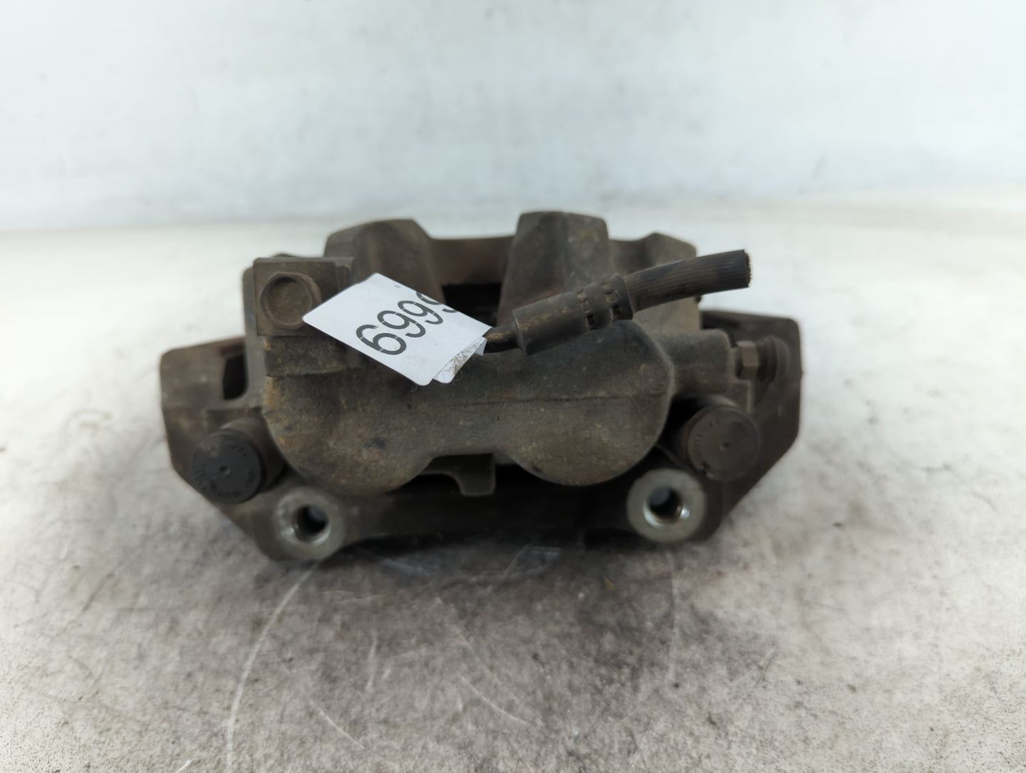 2011-2022 Jeep Grand Cherokee Front Driver Left Brake Caliper - Oemusedautoparts1.com