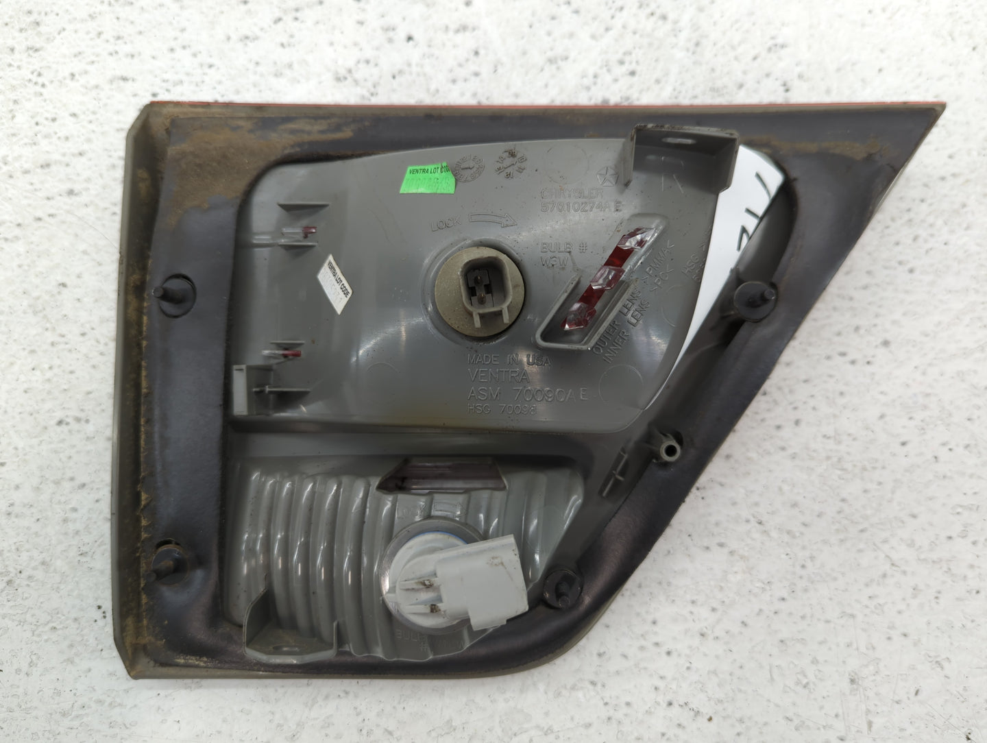 2011 Jeep Grand Cherokee Tail Light Assembly Passenger Right OEM P/N:57010274AE Fits OEM Used Auto Parts - Oemusedautoparts1
