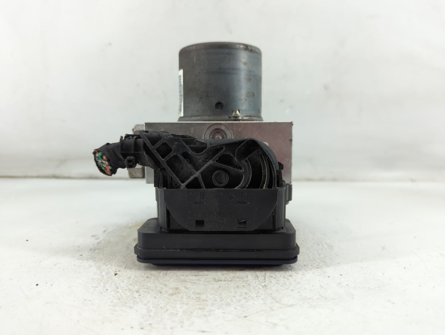2011 Jeep Grand Cherokee ABS Pump Control Module Replacement P/N:F385100 Fits Fits 2012 OEM Used Auto Parts - Oemusedautopar