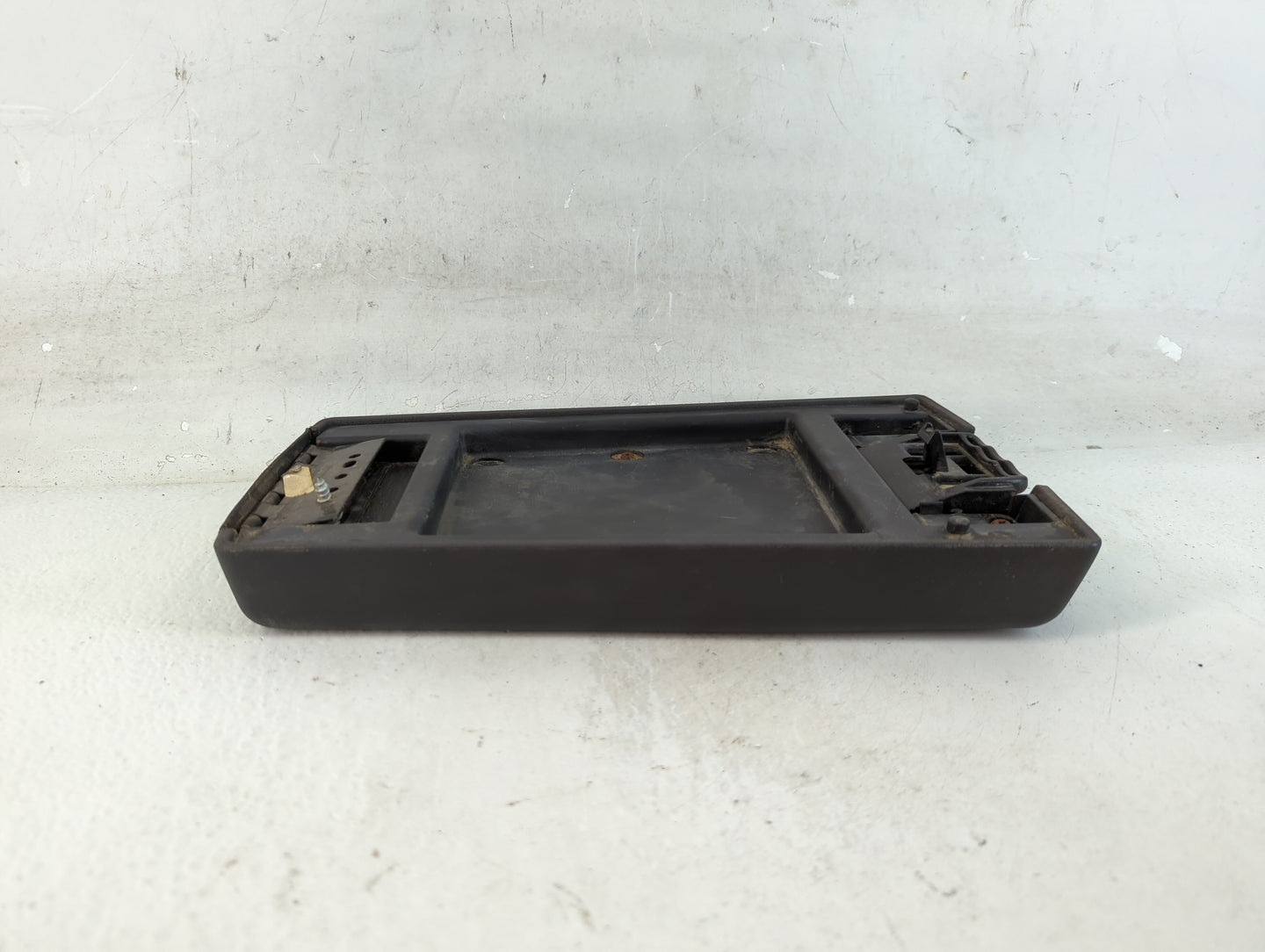 2011 Jeep Liberty Center Console Armrest Cover Lid Fits OEM Used Auto Parts - Oemusedautoparts1.com