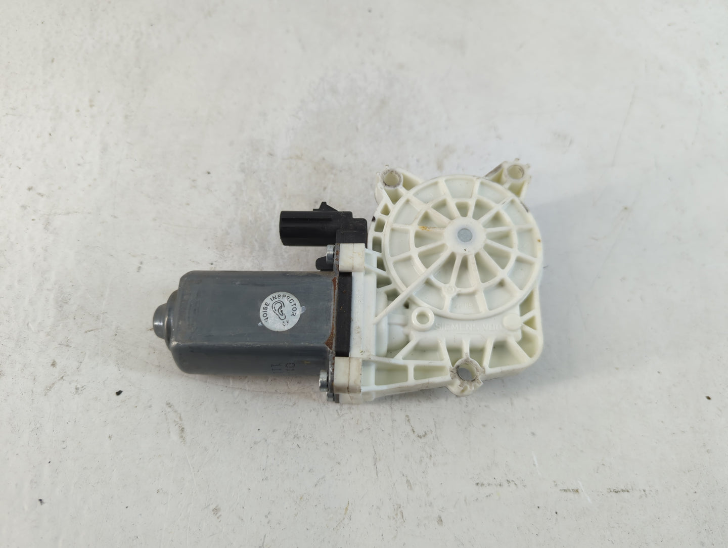 2011 Jeep Liberty Passenger Front Right Power Window Motor - Oemusedautoparts1.com
