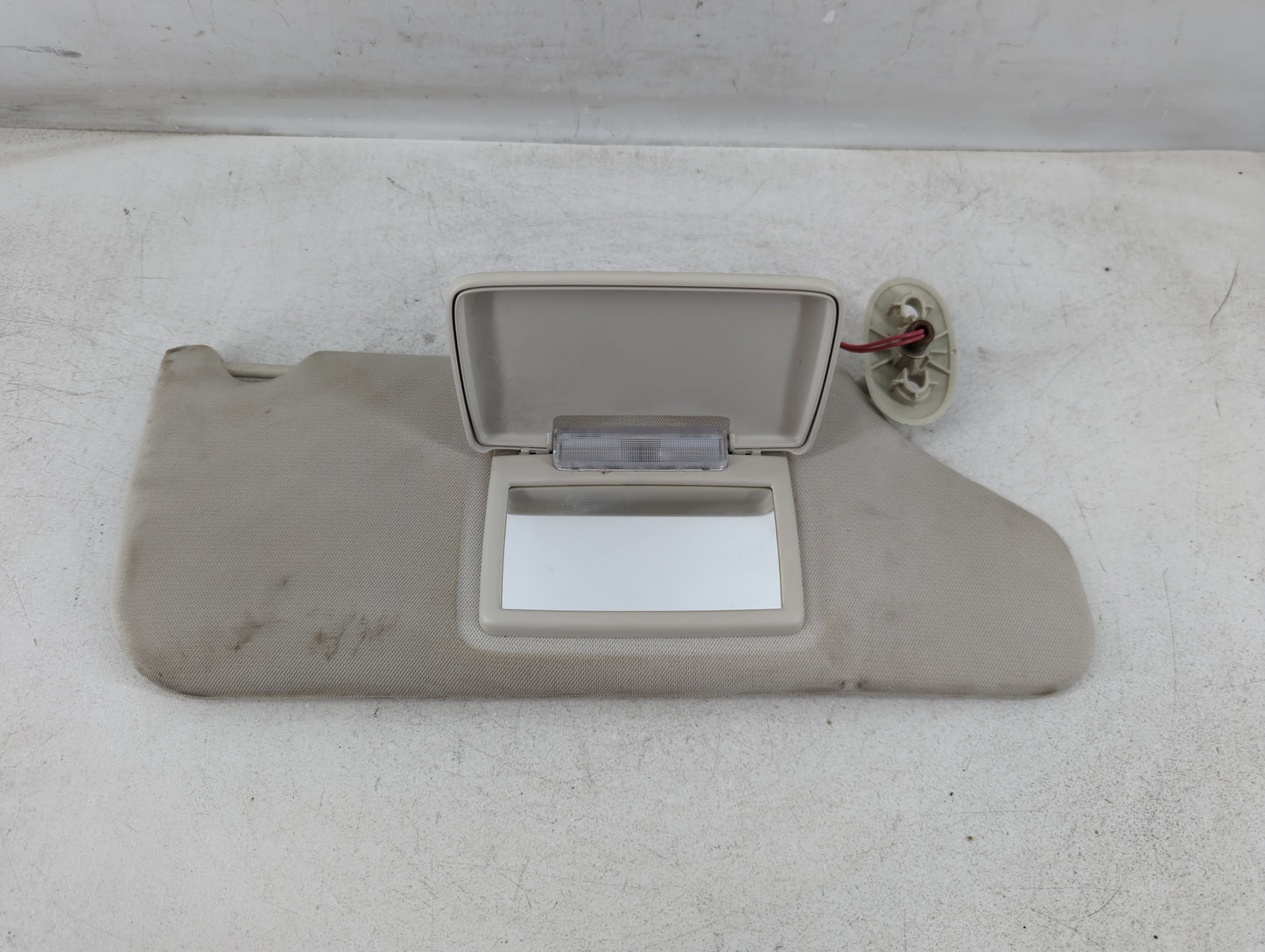 2008-2012 Jeep Liberty Sun Visor Shade Replacement Passenger Right Mirror Fits Fits 2008 2009 2010 2011 2012 OEM Used Auto P
