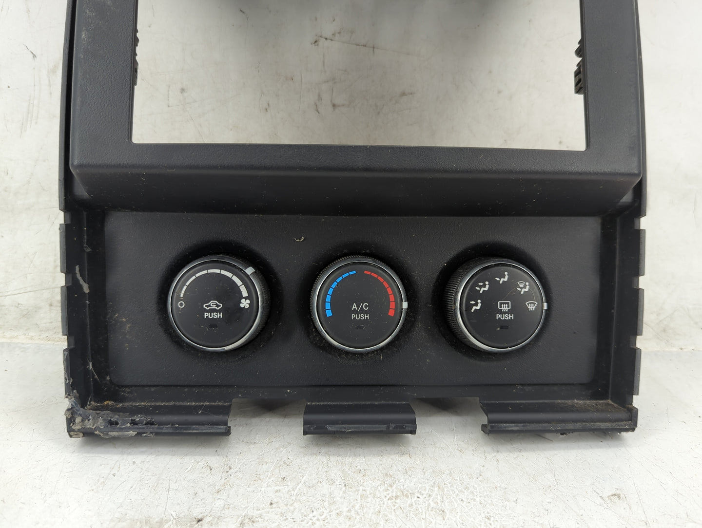 2010-2012 Jeep Liberty Climate Control Module Temperature AC/Heater Replacement P/N:P55111943AC Fits Fits 2010 2011 2012 OEM
