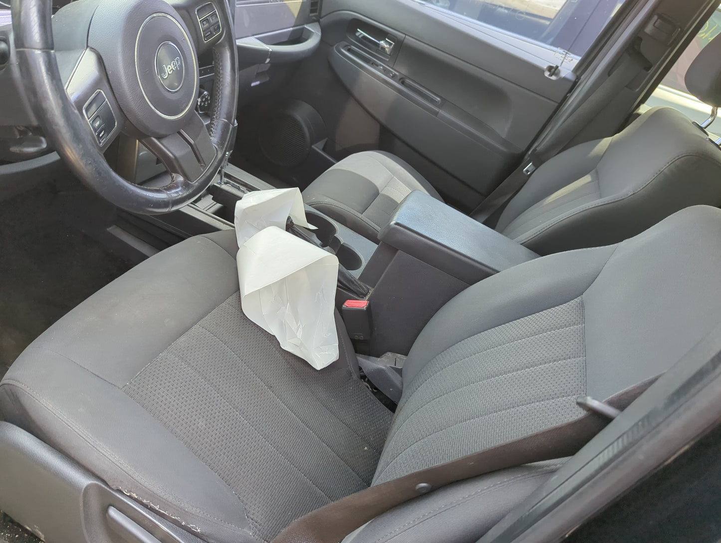 2008-2012 Jeep Liberty Driver Front Seat Oem Grey - Oemusedautoparts1.com