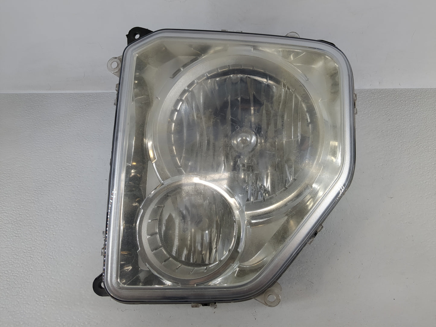 2008-2012 Jeep Liberty Driver Left Oem Head Light Headlight Lamp - Oemusedautoparts1.com