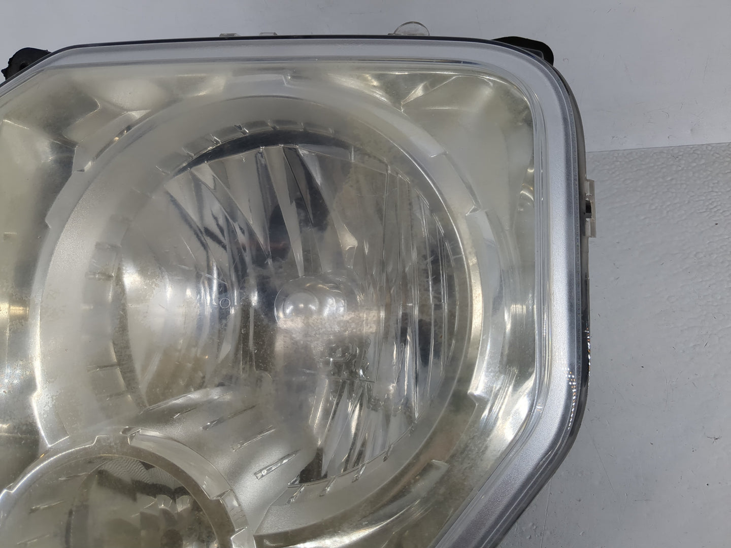 2008-2012 Jeep Liberty Driver Left Oem Head Light Headlight Lamp - Oemusedautoparts1.com