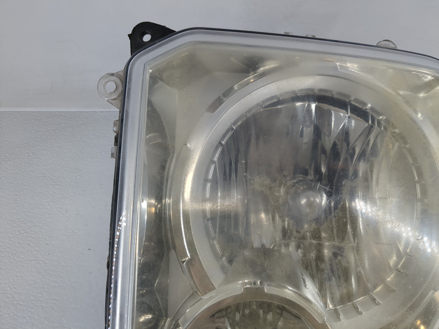 2008-2012 Jeep Liberty Driver Left Oem Head Light Headlight Lamp - Oemusedautoparts1.com