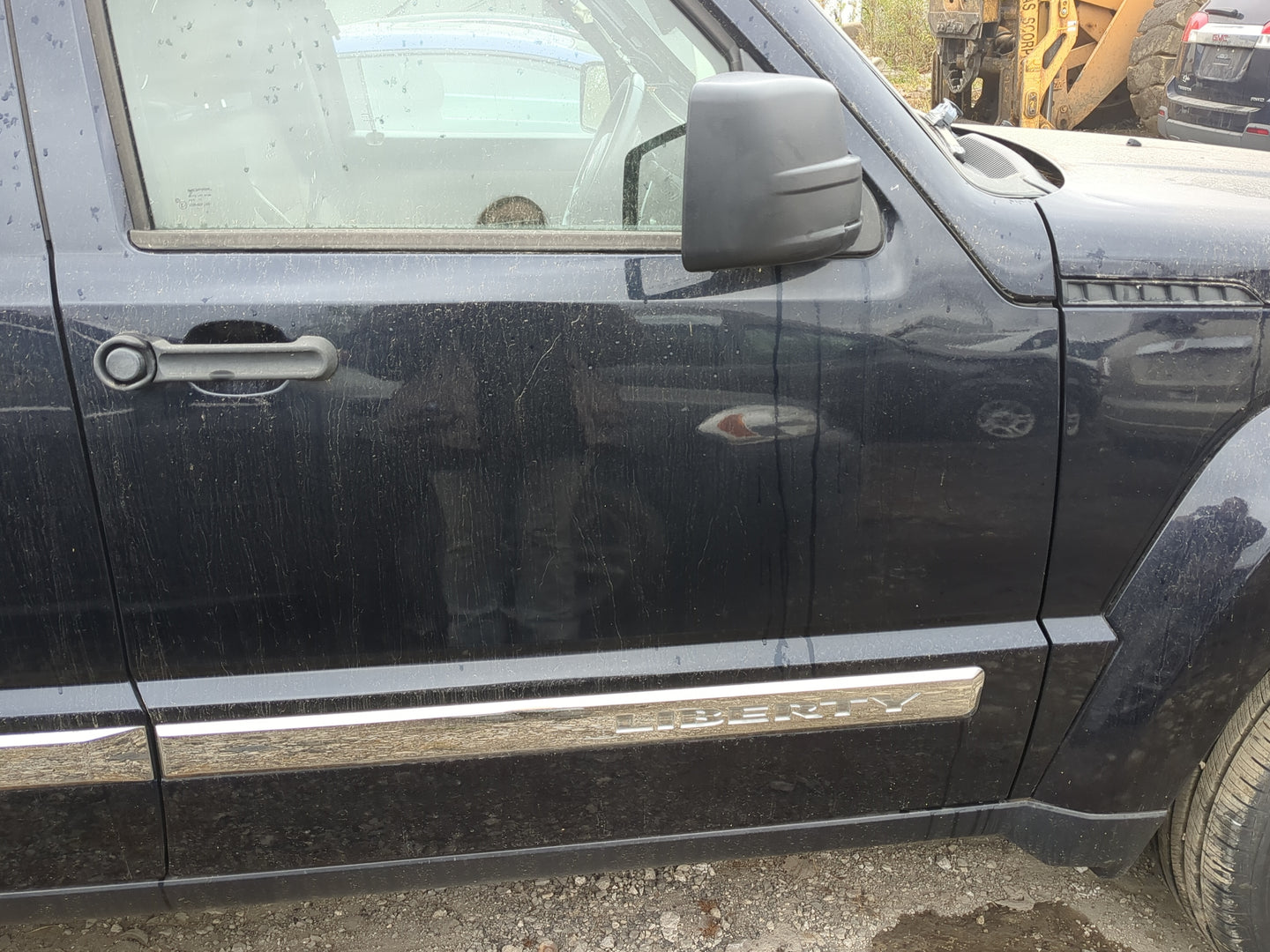 2008-2012 Jeep Liberty Passenger Front Door Oem - Oemusedautoparts1.com