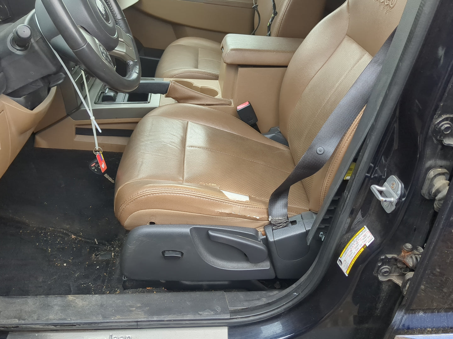 2008-2012 Jeep Liberty Driver Front Seat Oem 1199832 - Oemusedautoparts1.com