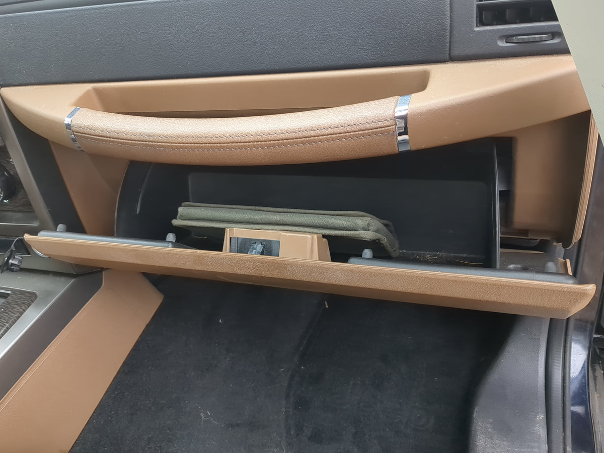 2011 Jeep Liberty Passenger Glove Box Door Storage Compartment 1199879 - Oemusedautoparts1.com