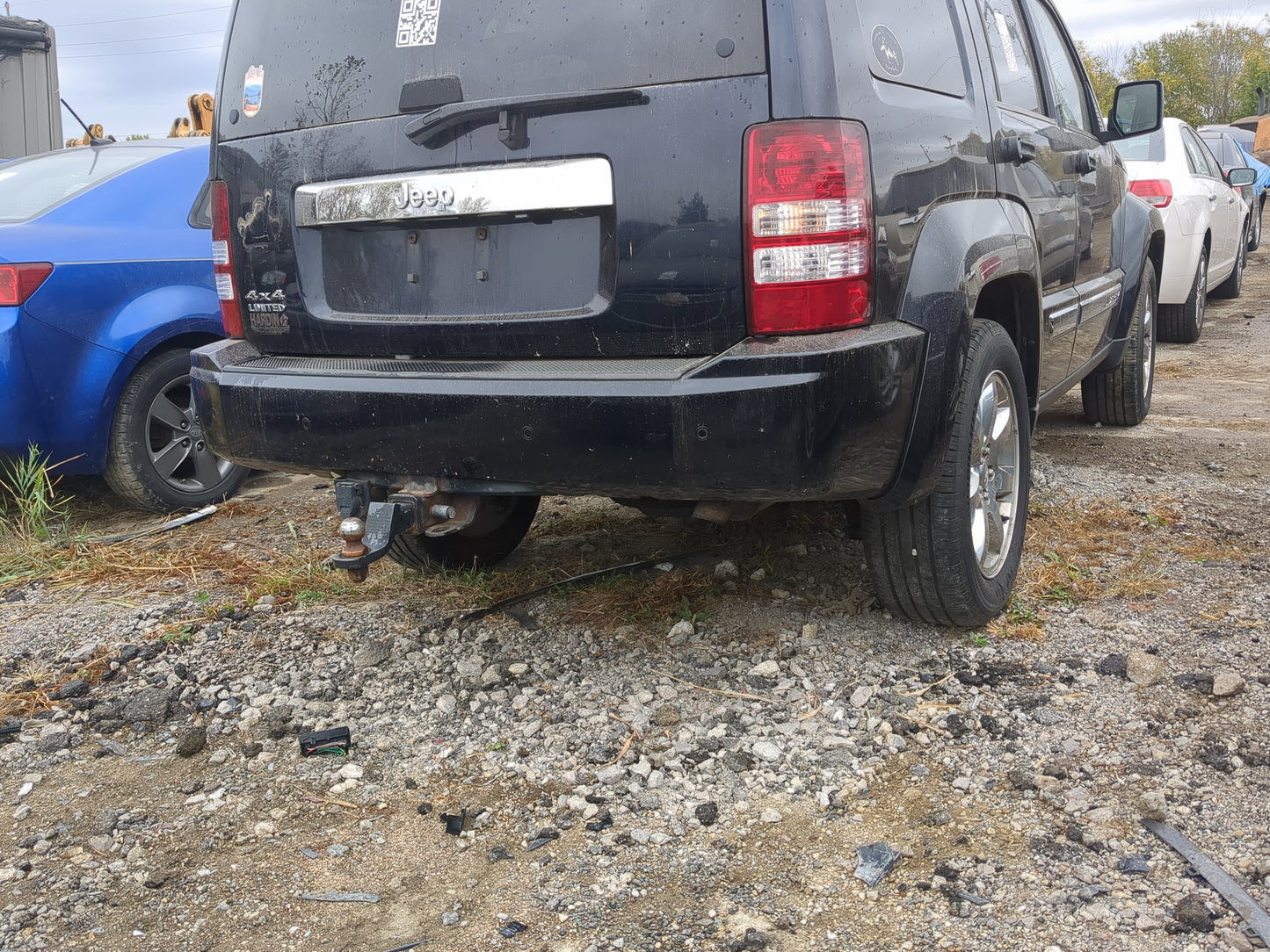 2008-2012 Jeep Liberty Rear Bumper Assembly Oem 1199908 - Oemusedautoparts1.com