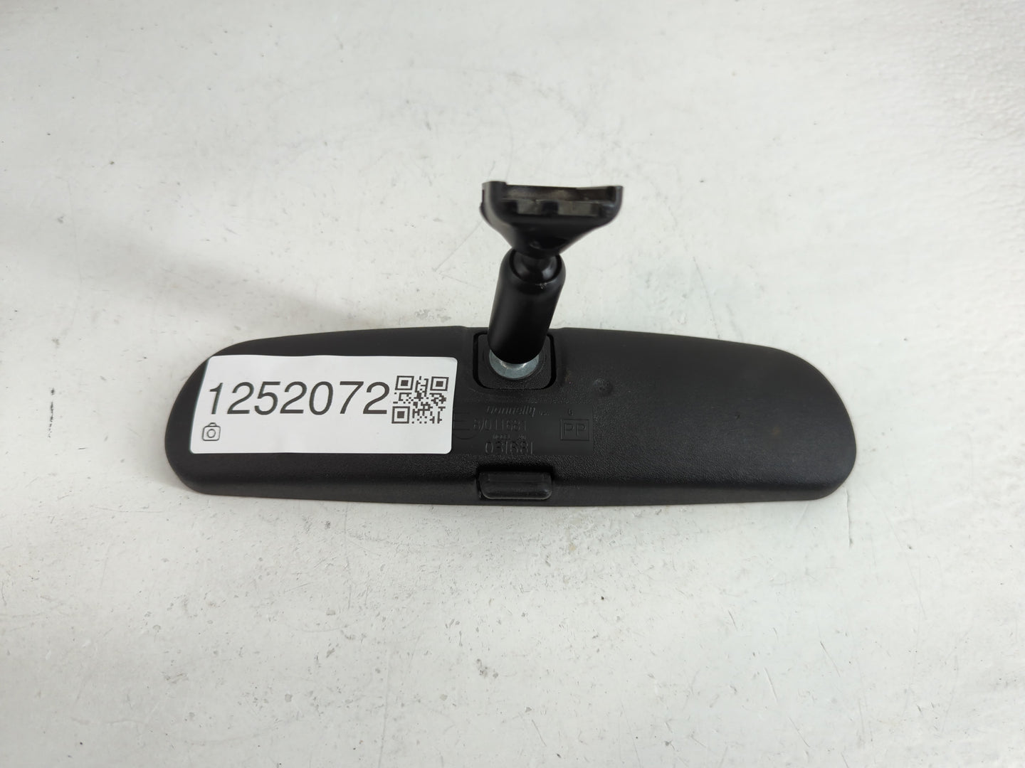 2011-2012 Jeep Liberty Interior Rear View Mirror Replacement OEM P/N:E8011681 Fits OEM Used Auto Parts - Oemusedautoparts1.c