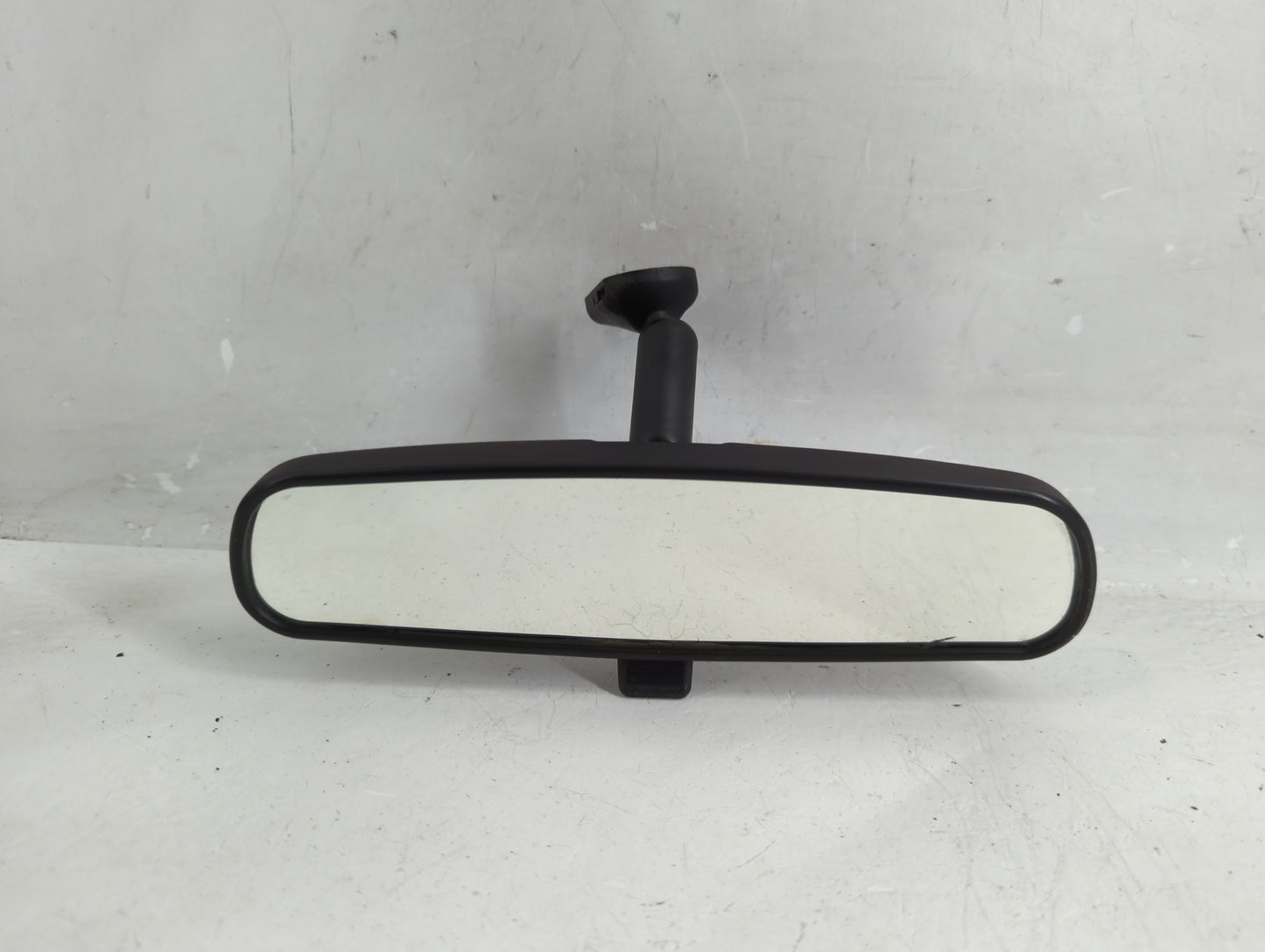2011-2012 Jeep Liberty Interior Rear View Mirror Replacement OEM P/N:E8011681 Fits OEM Used Auto Parts - Oemusedautoparts1.c
