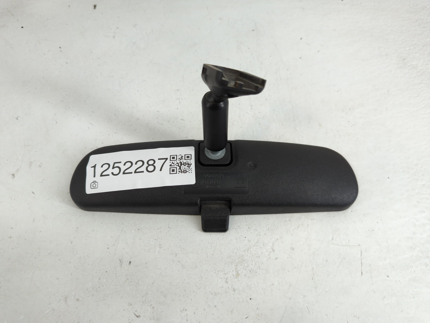 2011-2012 Jeep Liberty Interior Rear View Mirror Replacement OEM P/N:E8011681 Fits OEM Used Auto Parts - Oemusedautoparts1.c