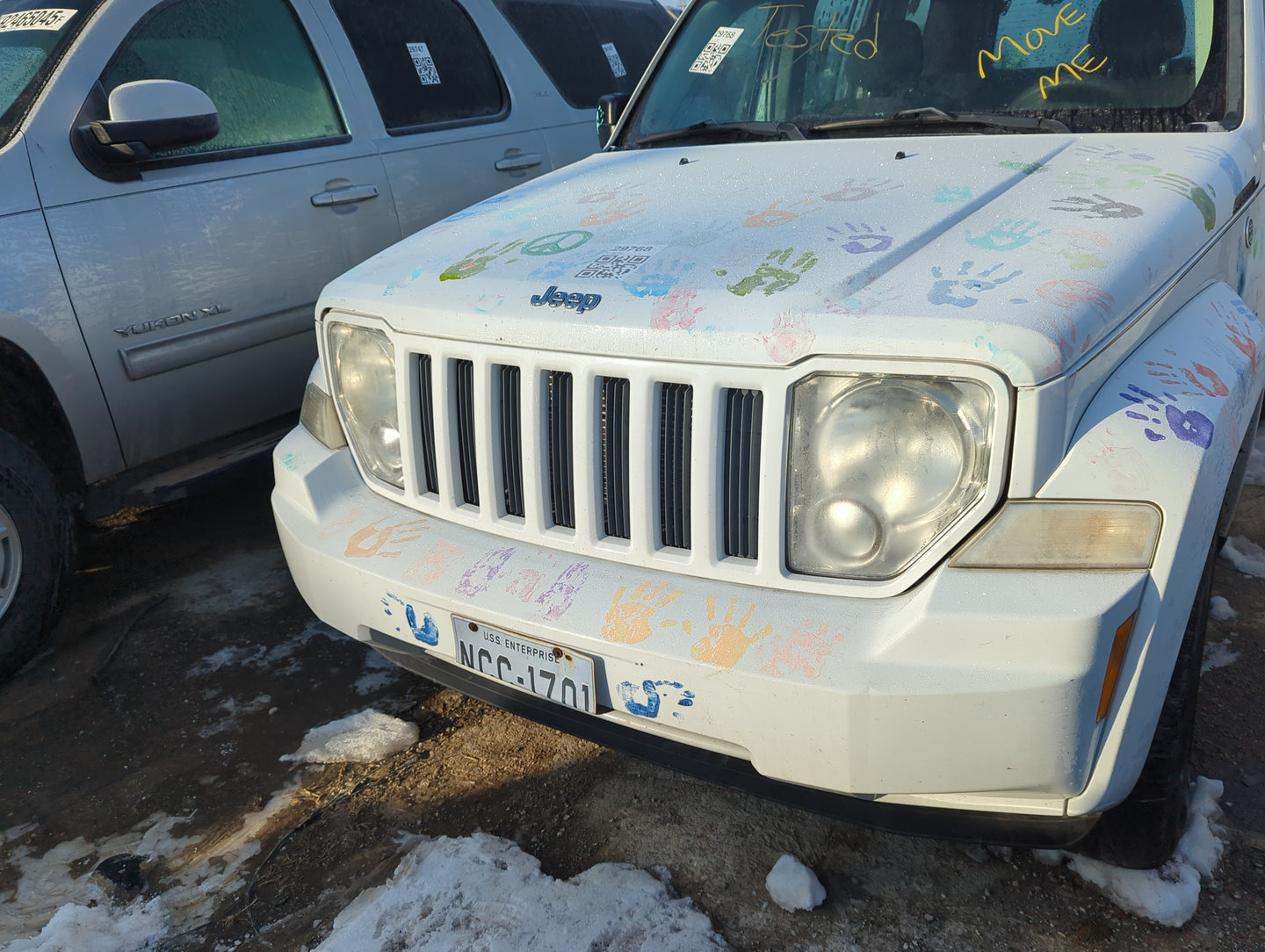 2008-2012 Jeep Liberty Front Grille Bumper Not Included 1369718 - Oemusedautoparts1.com