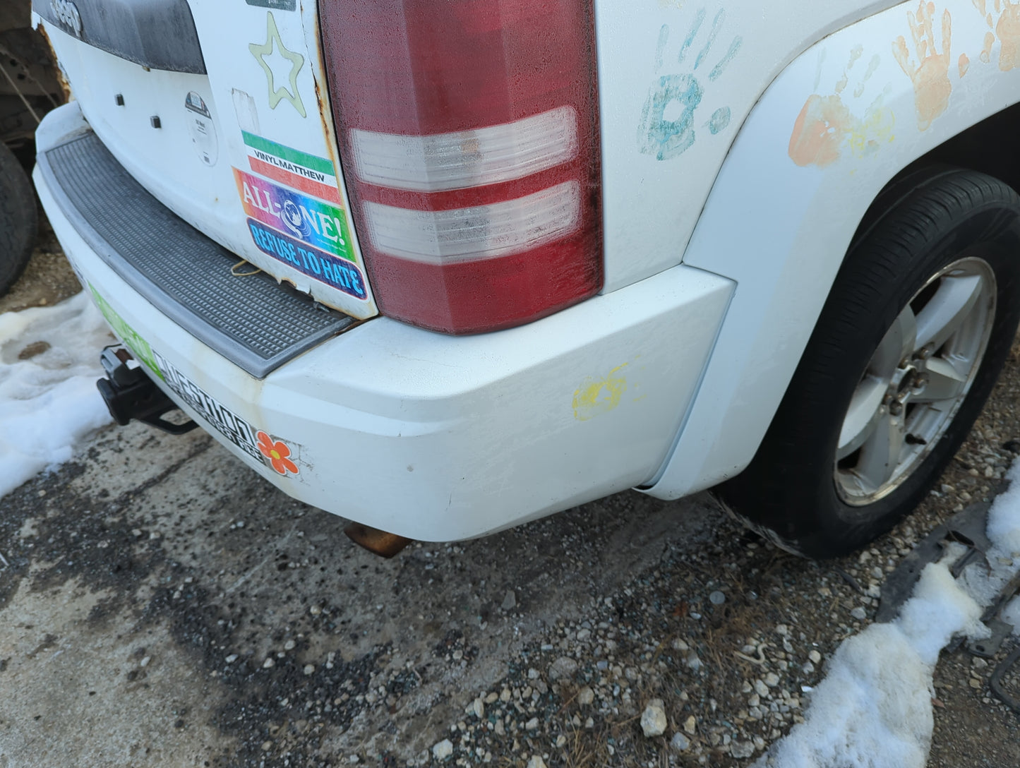 2008-2012 Jeep Liberty Rear Bumper Assembly Oem 1369763 - Oemusedautoparts1.com
