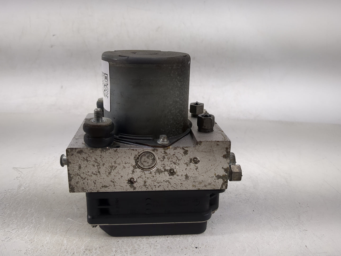2011 Jeep Liberty ABS Pump Control Module Replacement P/N:P05154233AB Fits OEM Used Auto Parts - Oemusedautoparts1.com
