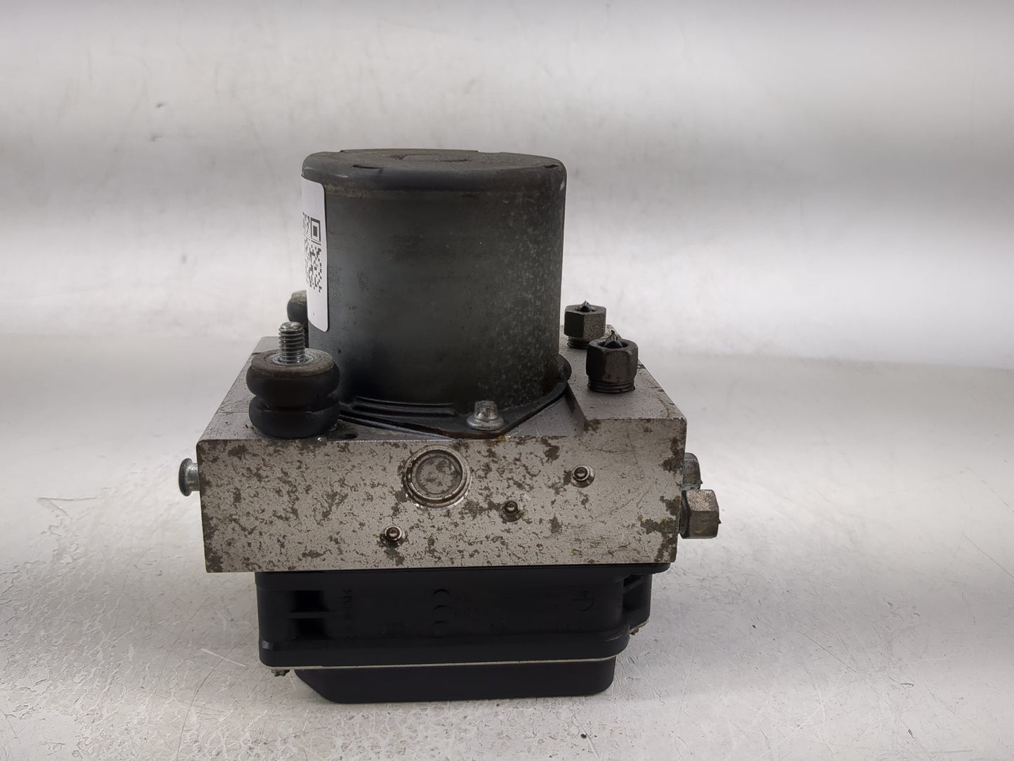 2011 Jeep Liberty ABS Pump Control Module Replacement P/N:P05154233AB Fits OEM Used Auto Parts - Oemusedautoparts1.com