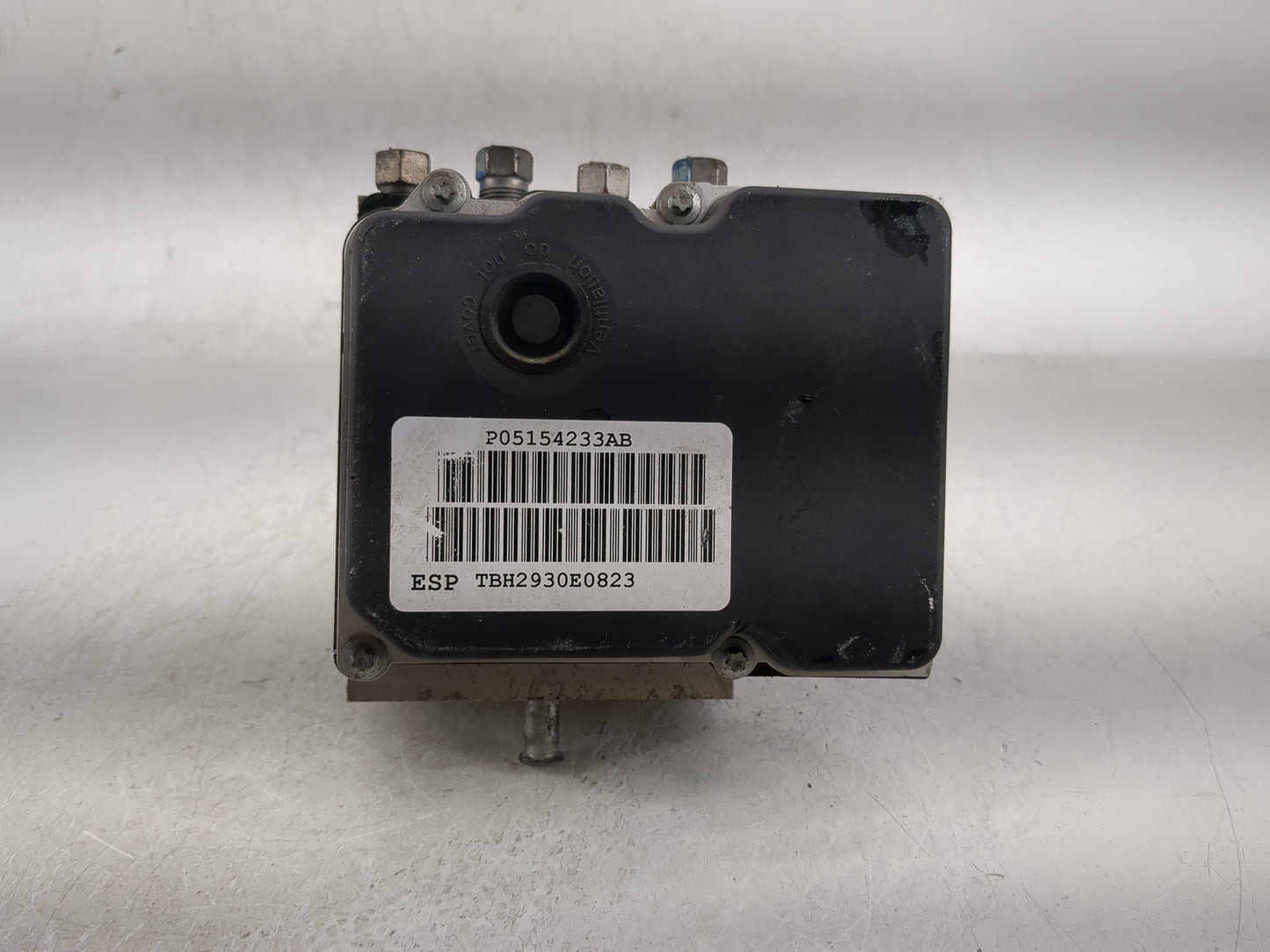 2011 Jeep Liberty ABS Pump Control Module Replacement P/N:P05154233AB Fits OEM Used Auto Parts - Oemusedautoparts1.com
