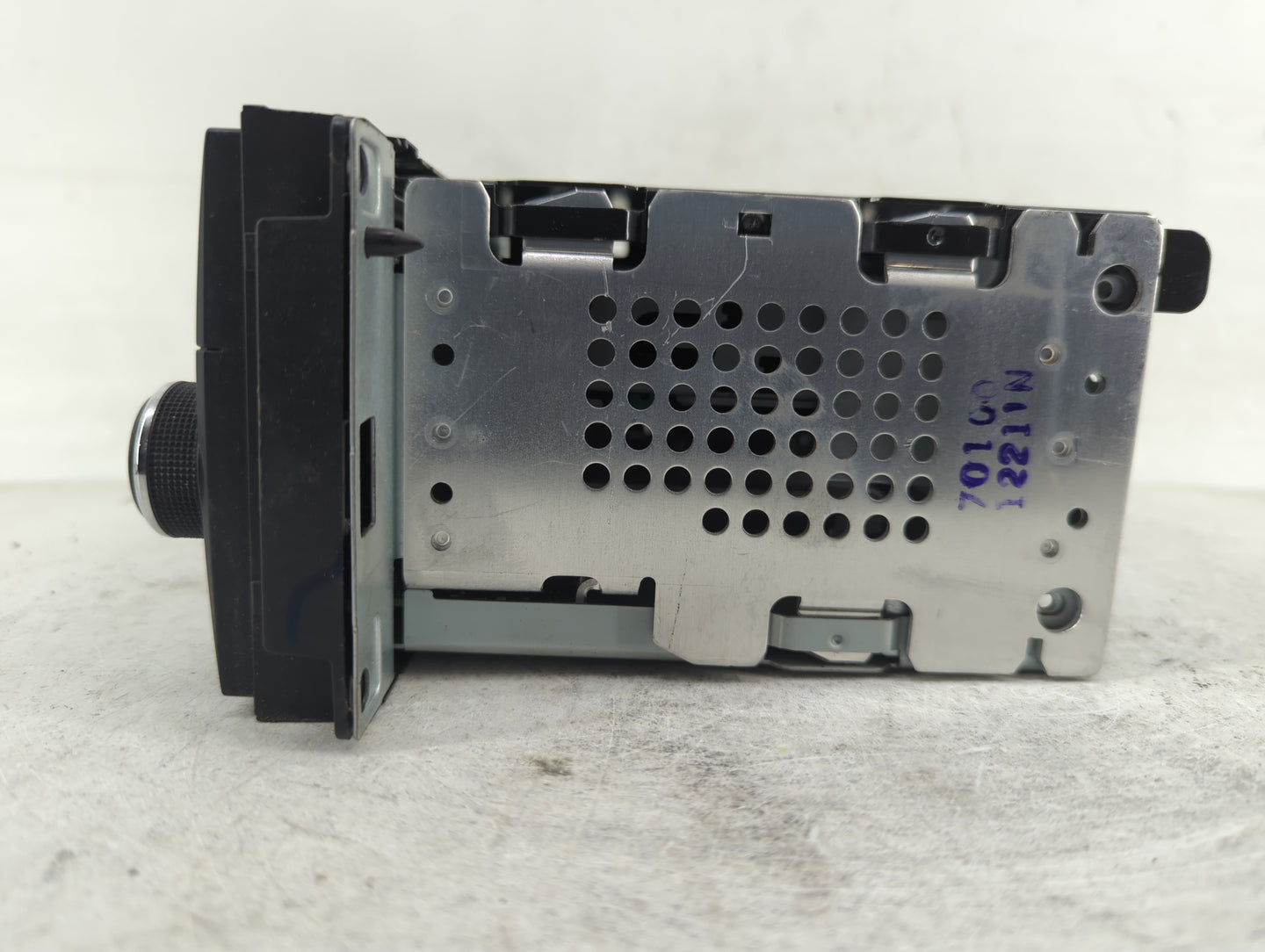 2009-2011 Jeep Liberty Radio AM FM Cd Player Receiver Replacement P/N:P05091228AD Fits Fits 2008 2009 2010 2011 OEM Used Aut