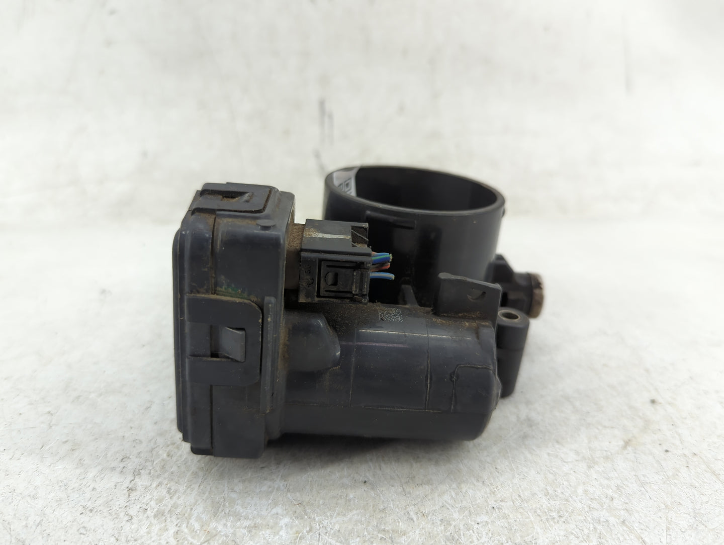 2007-2012 Jeep Liberty Throttle Body P/N:04861661AA Fits Fits 2007 2008 2009 2010 2011 2012 OEM Used Auto Parts - Oemusedaut
