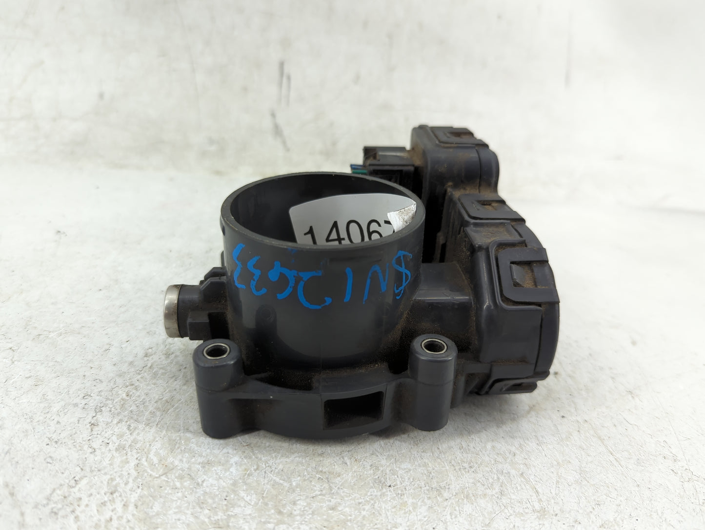 2007-2012 Jeep Liberty Throttle Body P/N:04861661AA Fits Fits 2007 2008 2009 2010 2011 2012 OEM Used Auto Parts - Oemusedaut