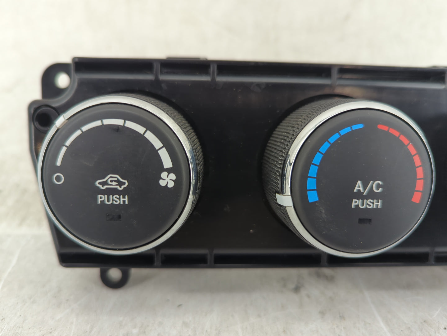 2010-2012 Jeep Liberty Climate Control Module Temperature AC/Heater Replacement P/N:P55111943AD 55111943AD Fits OEM Used Aut