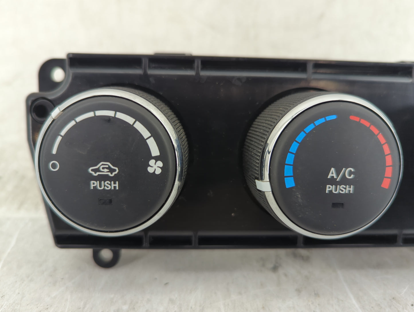 2010-2012 Jeep Liberty Climate Control Module Temperature AC/Heater Replacement P/N:P55111943AD 55111943AD Fits OEM Used Aut