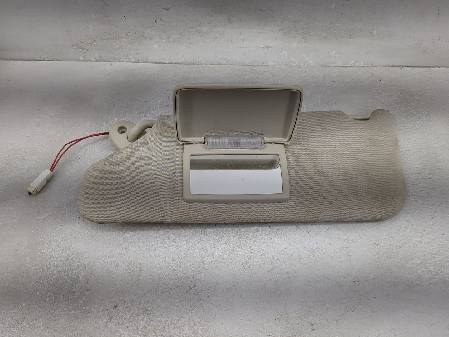 2008-2012 Jeep Liberty Sun Visor Shade Replacement Driver Left Mirror Fits Fits 2008 2009 2010 2011 2012 OEM Used Auto Parts