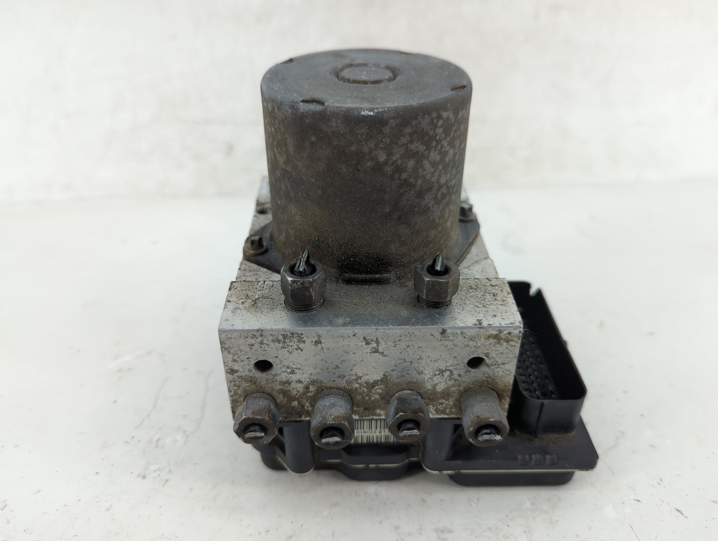 2011 Jeep Liberty ABS Pump Control Module Replacement P/N:P05154233AB Fits OEM Used Auto Parts - Oemusedautoparts1.com