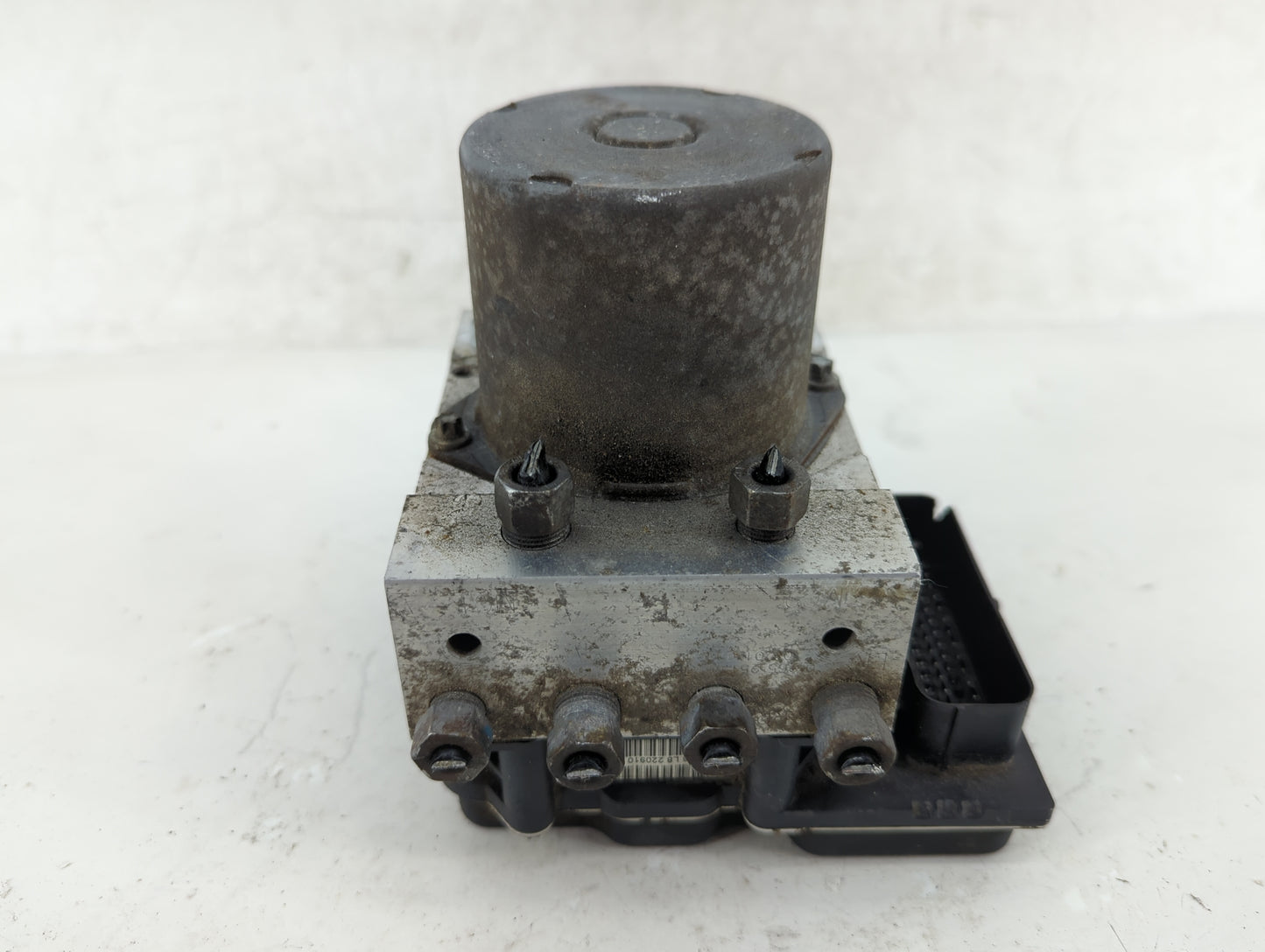 2011 Jeep Liberty ABS Pump Control Module Replacement P/N:P05154233AB Fits OEM Used Auto Parts - Oemusedautoparts1.com