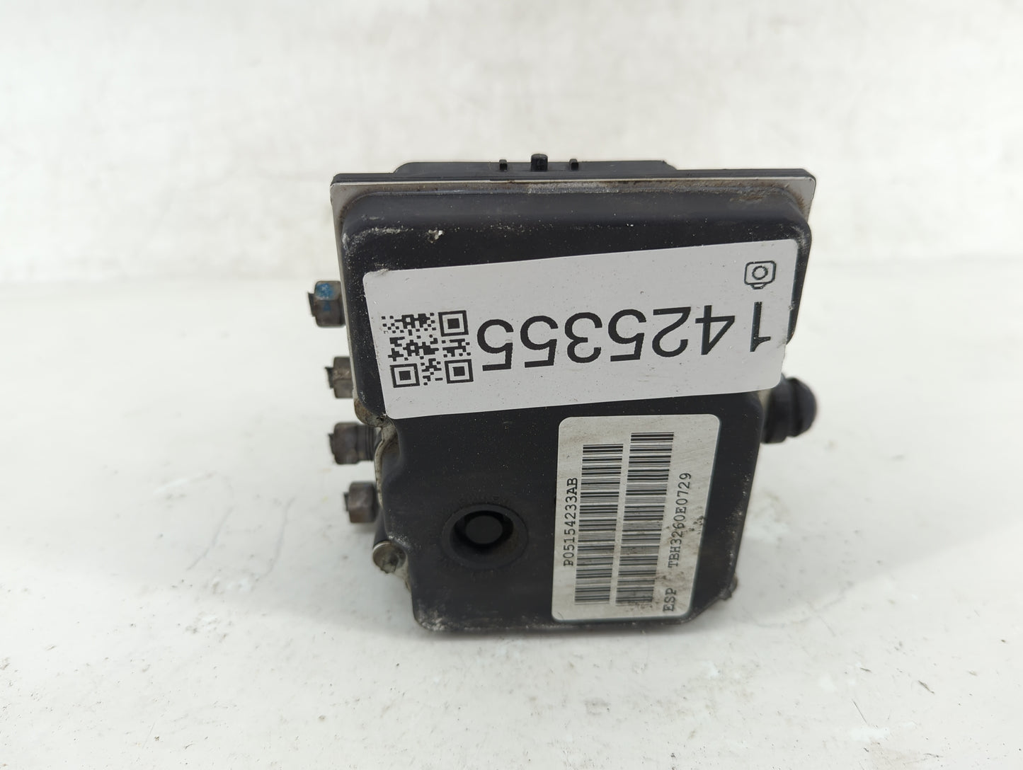 2011 Jeep Liberty ABS Pump Control Module Replacement P/N:P05154233AB Fits OEM Used Auto Parts - Oemusedautoparts1.com